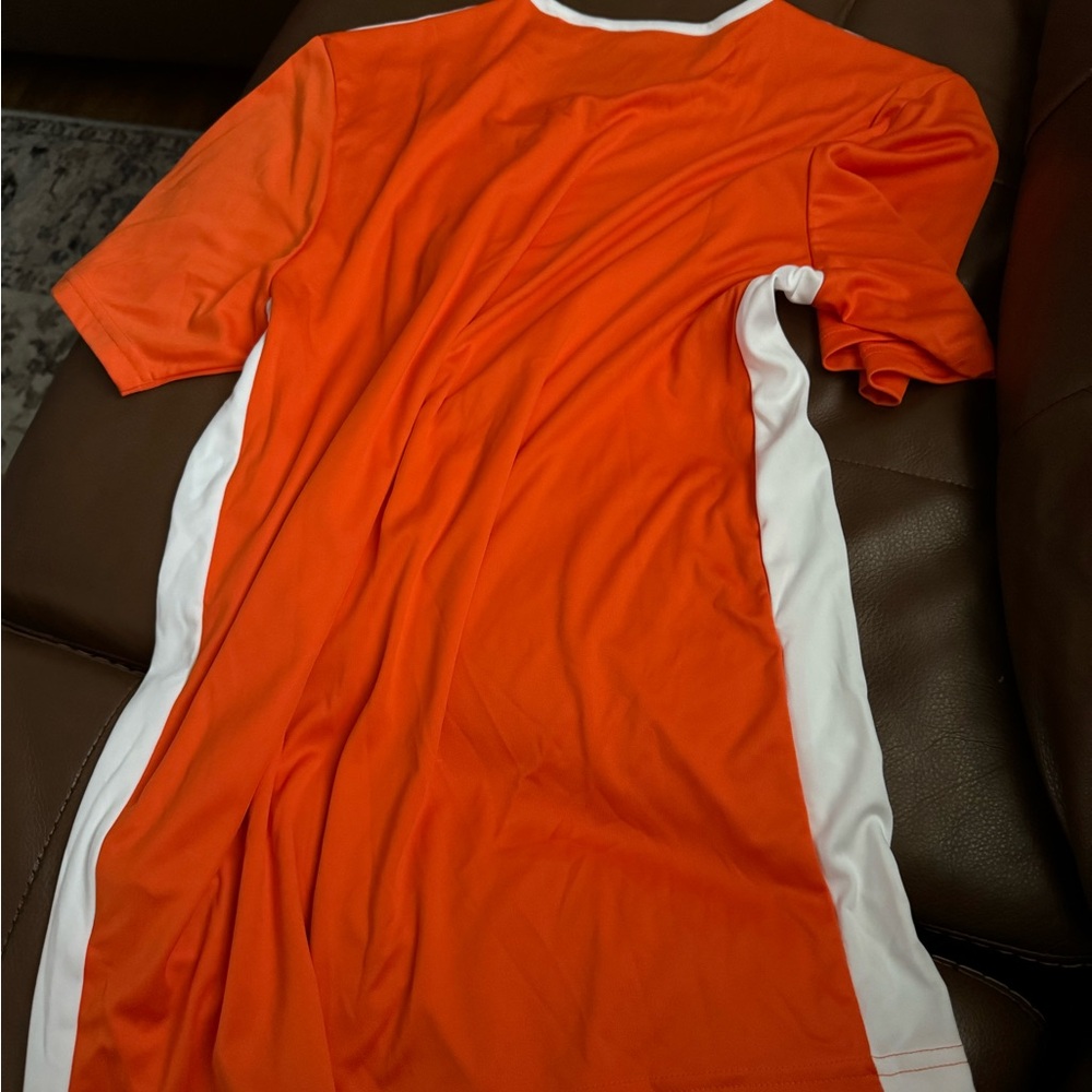 Adidas shirt size medium - Picture 2 of 5